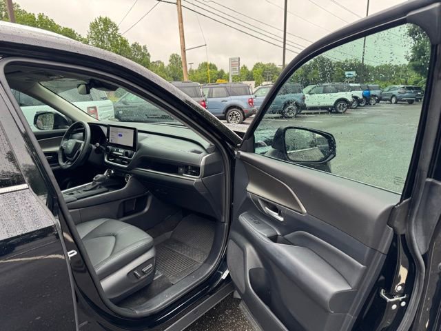 Used 2024 Toyota Grand Highlander AWD image 17