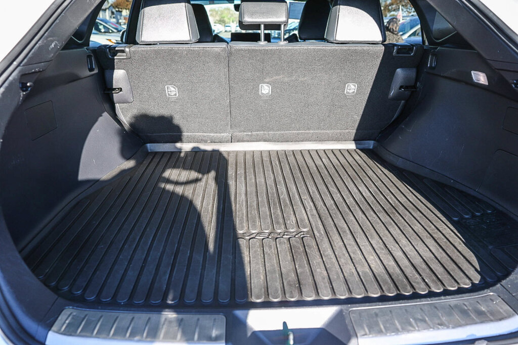 Certified 2023 Toyota Venza XLE AWD/4WD image 27