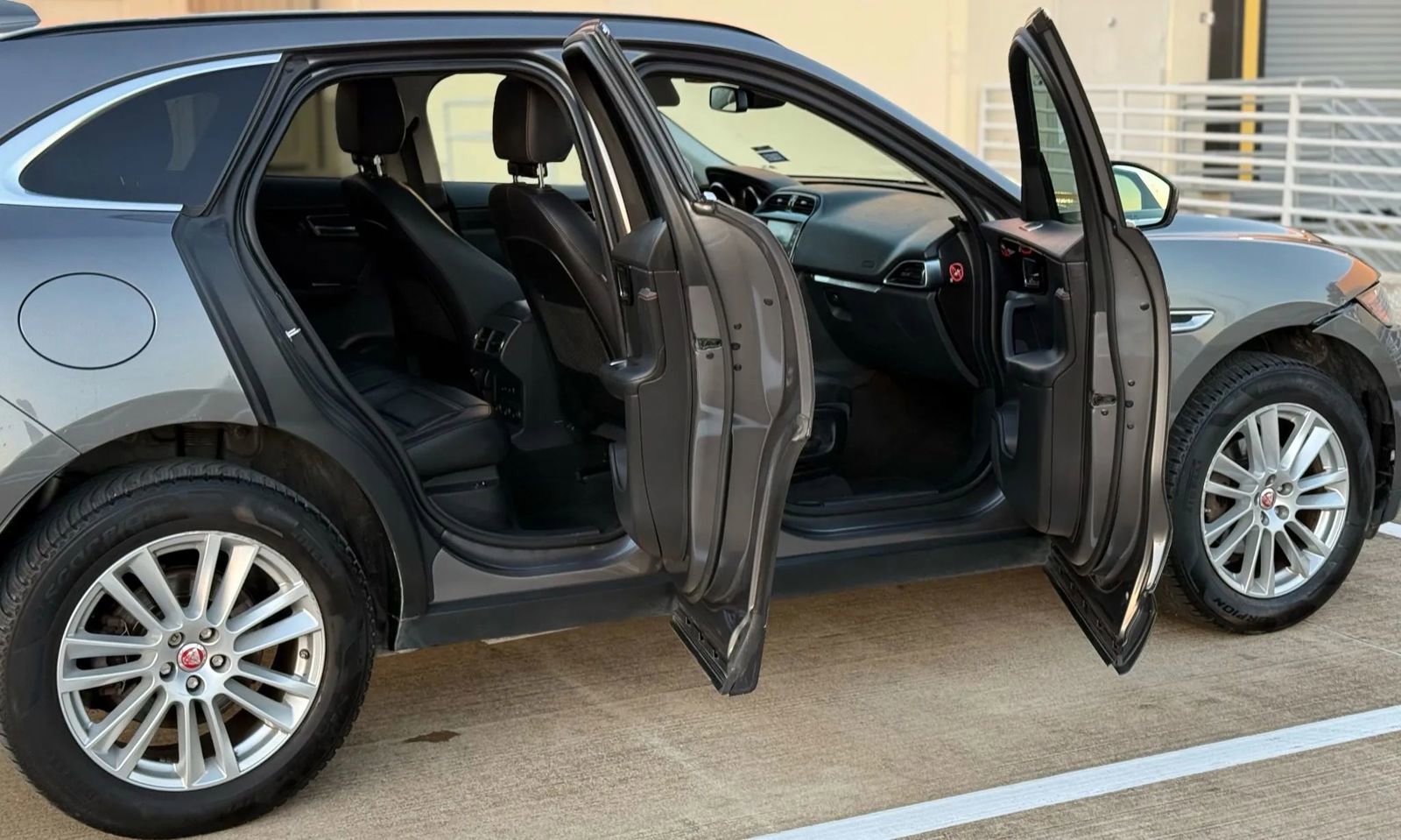 Used 2018 Jaguar F-PACE Prestige image 20