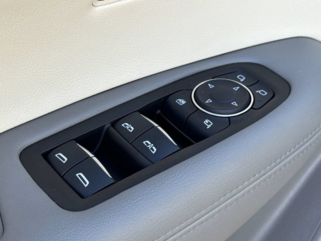 Used 2024 Cadillac XT6 Premium Luxury w/ Technology Package FWD image 22