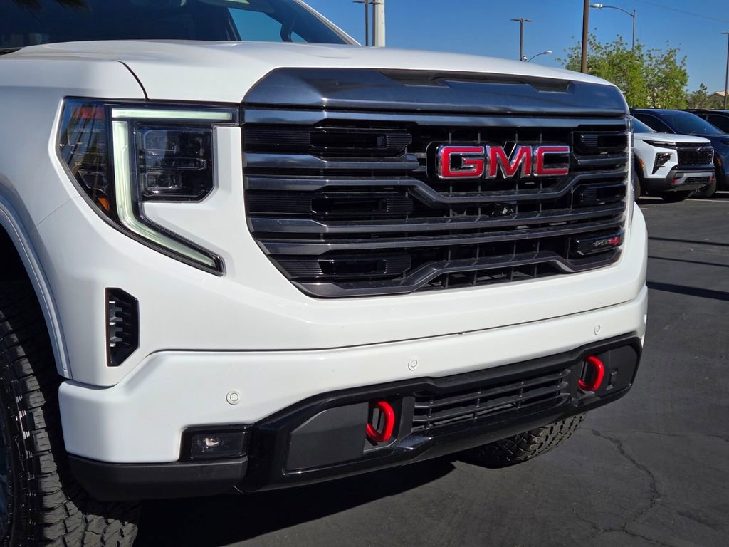Used 2023 GMC Sierra 1500 AT4 w/ Technology Package AWD/4WD image 8