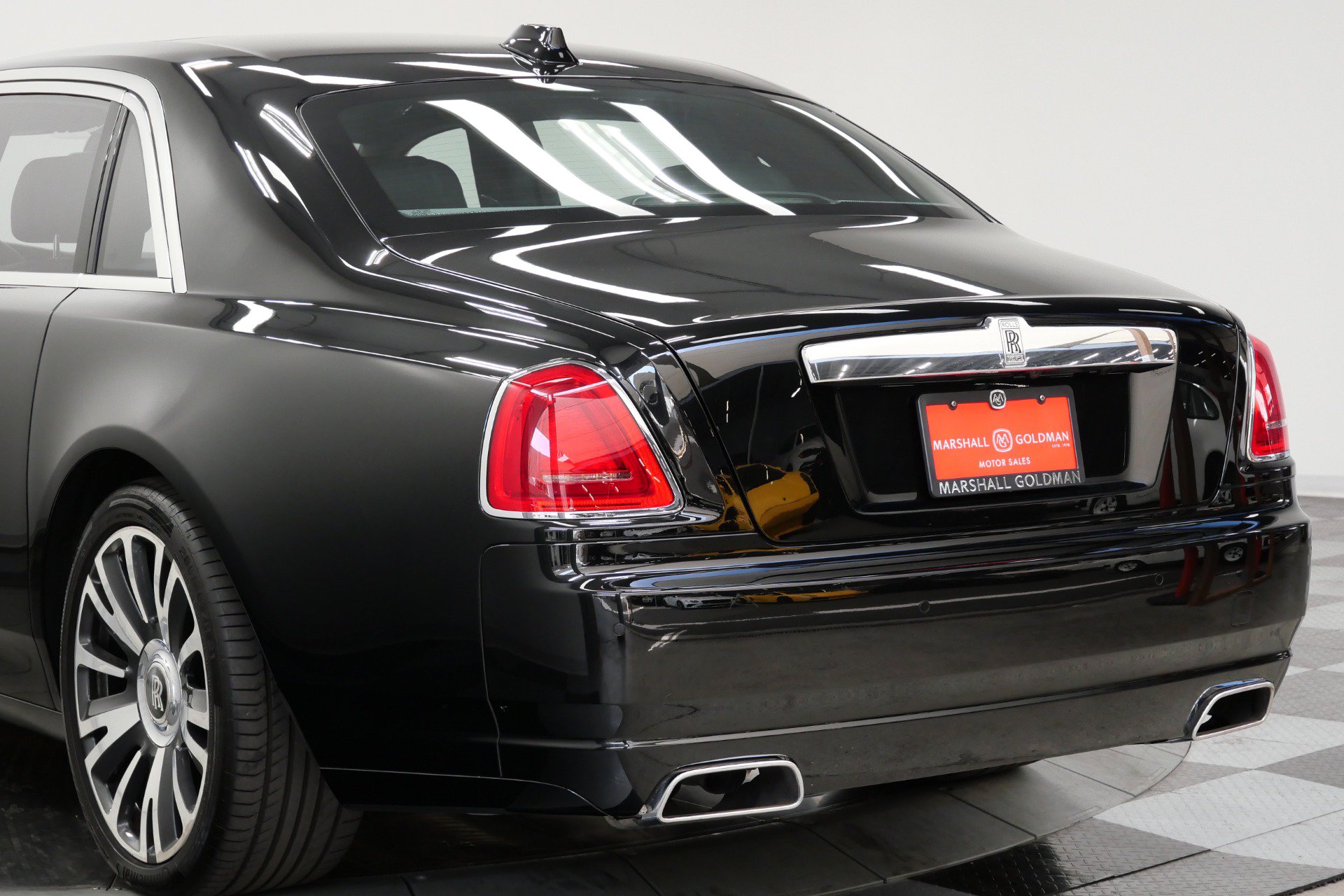 Used 2019 Rolls-Royce Ghost Extended Wheelbase RWD image 54