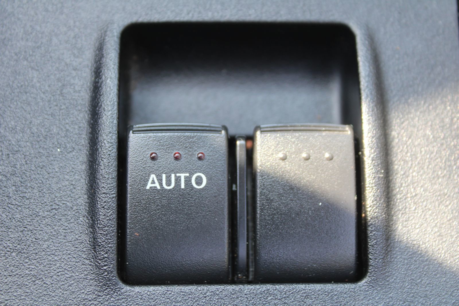 Used 2009 MAZDA MX-5 Miata Sport RWD image 42