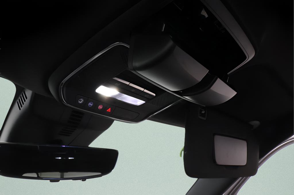 Used 2025 Buick Enclave Avenir w/ Super Cruise Package image 17