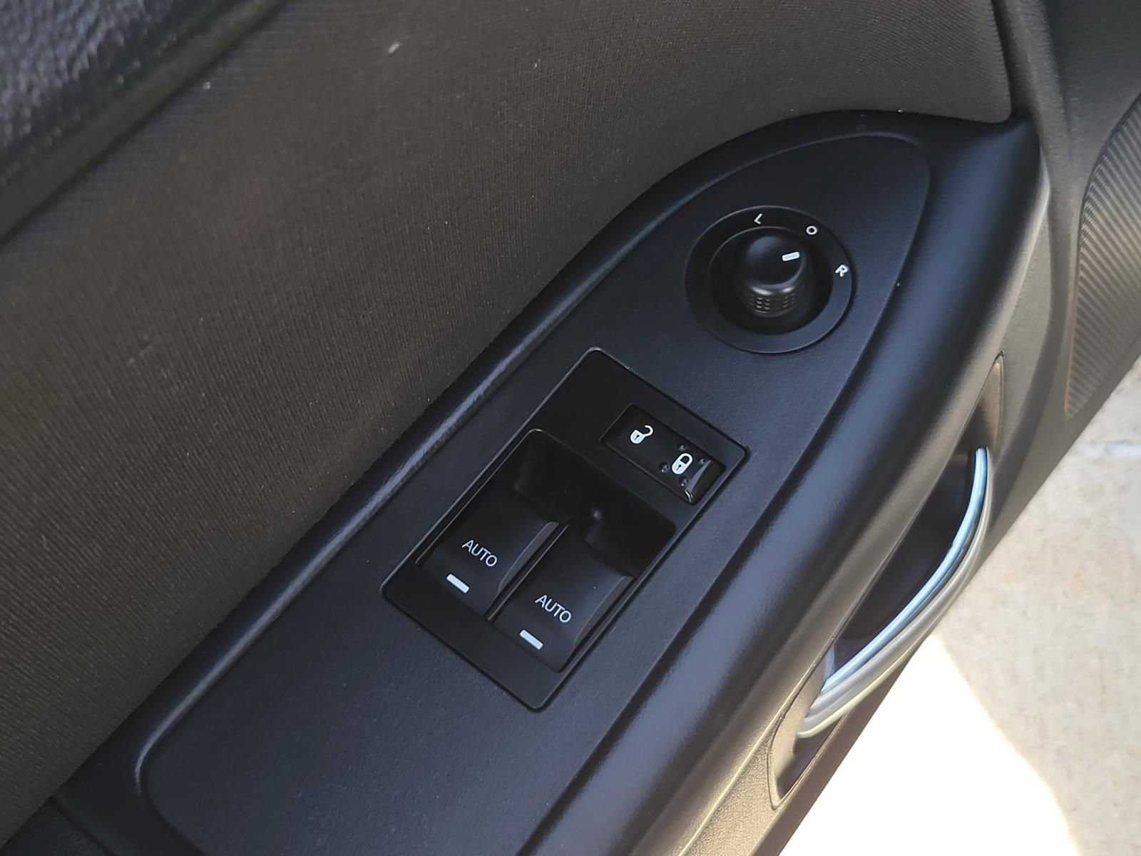 Used 2014 Dodge Challenger R/T image 18