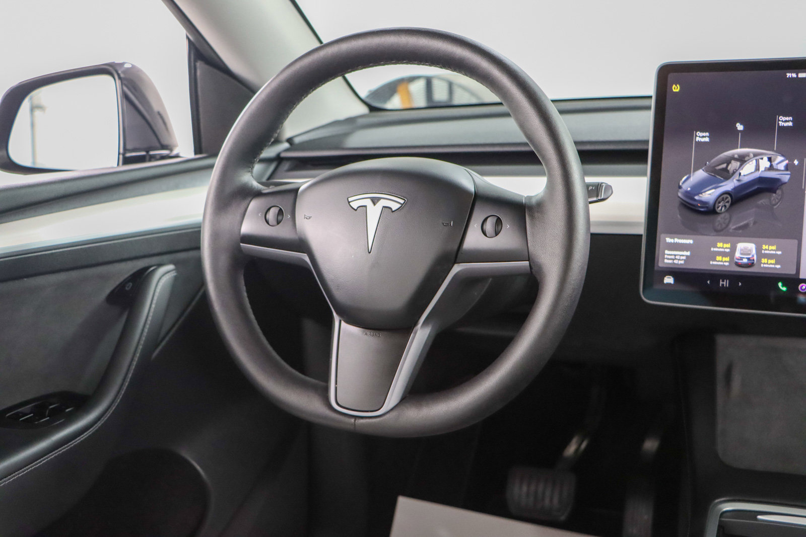 Used 2025 Tesla Model Y Long Range image 12
