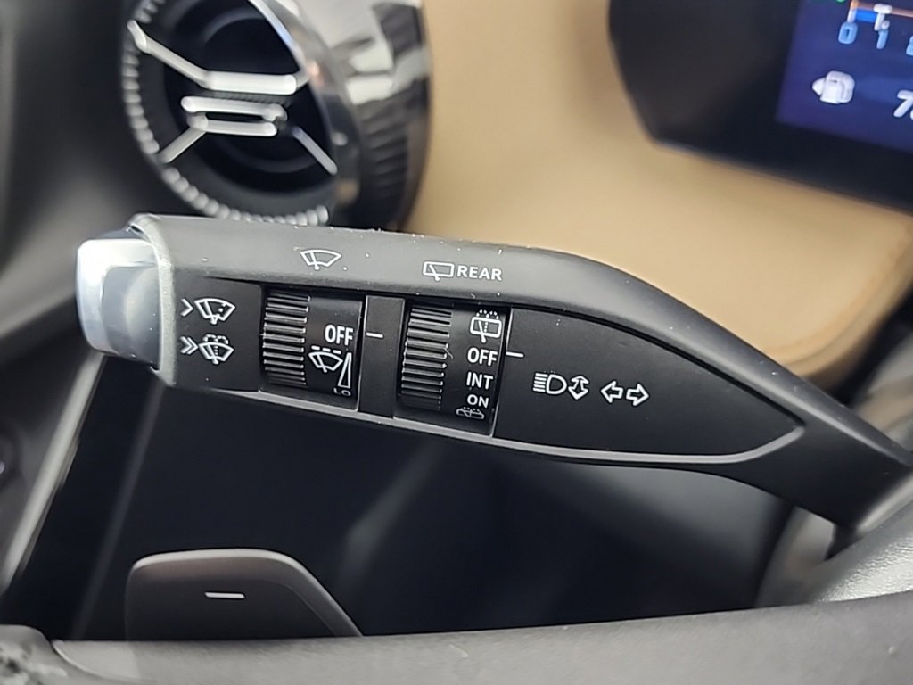 New 2026 Chevrolet Equinox ACTIV w/ Convenience Package III image 33