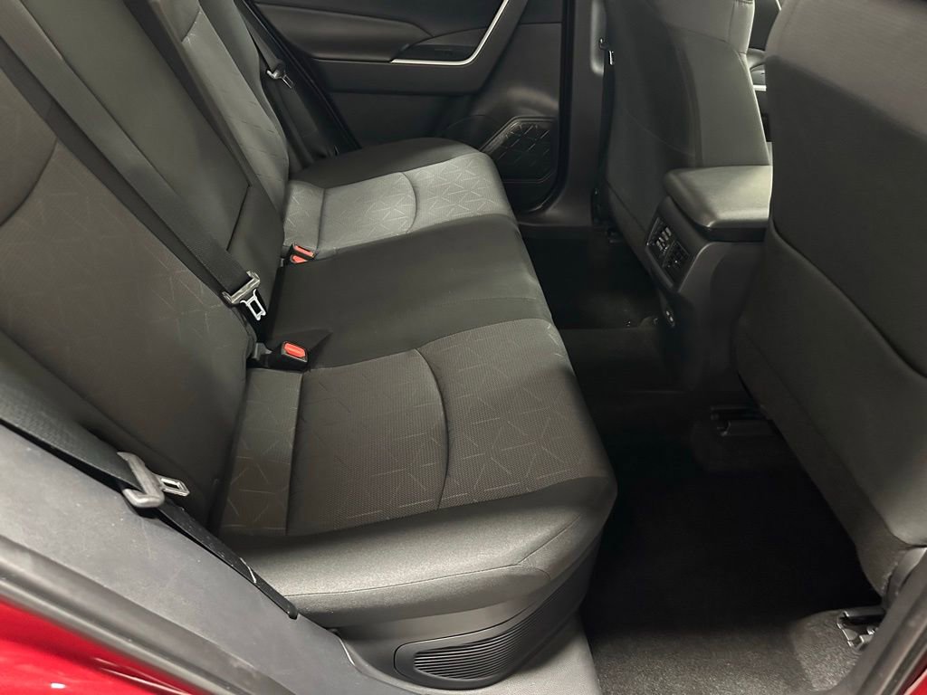 Used 2025 Toyota RAV4 XLE AWD/4WD image 53