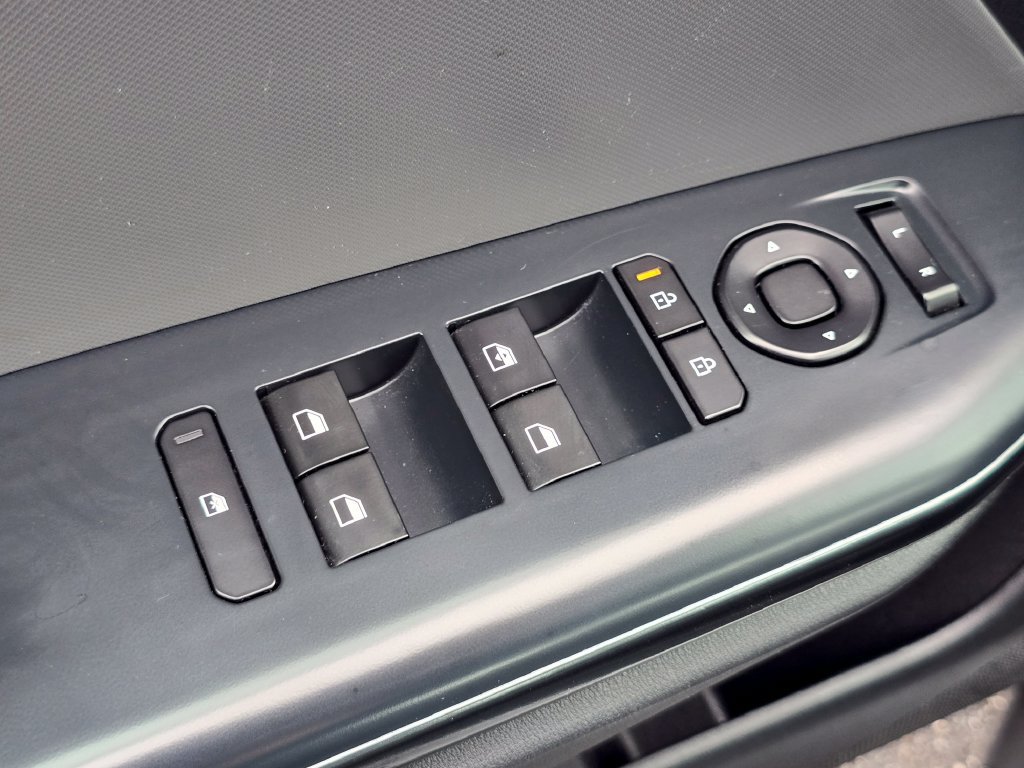 Used 2025 Kia K4 FWD image 21