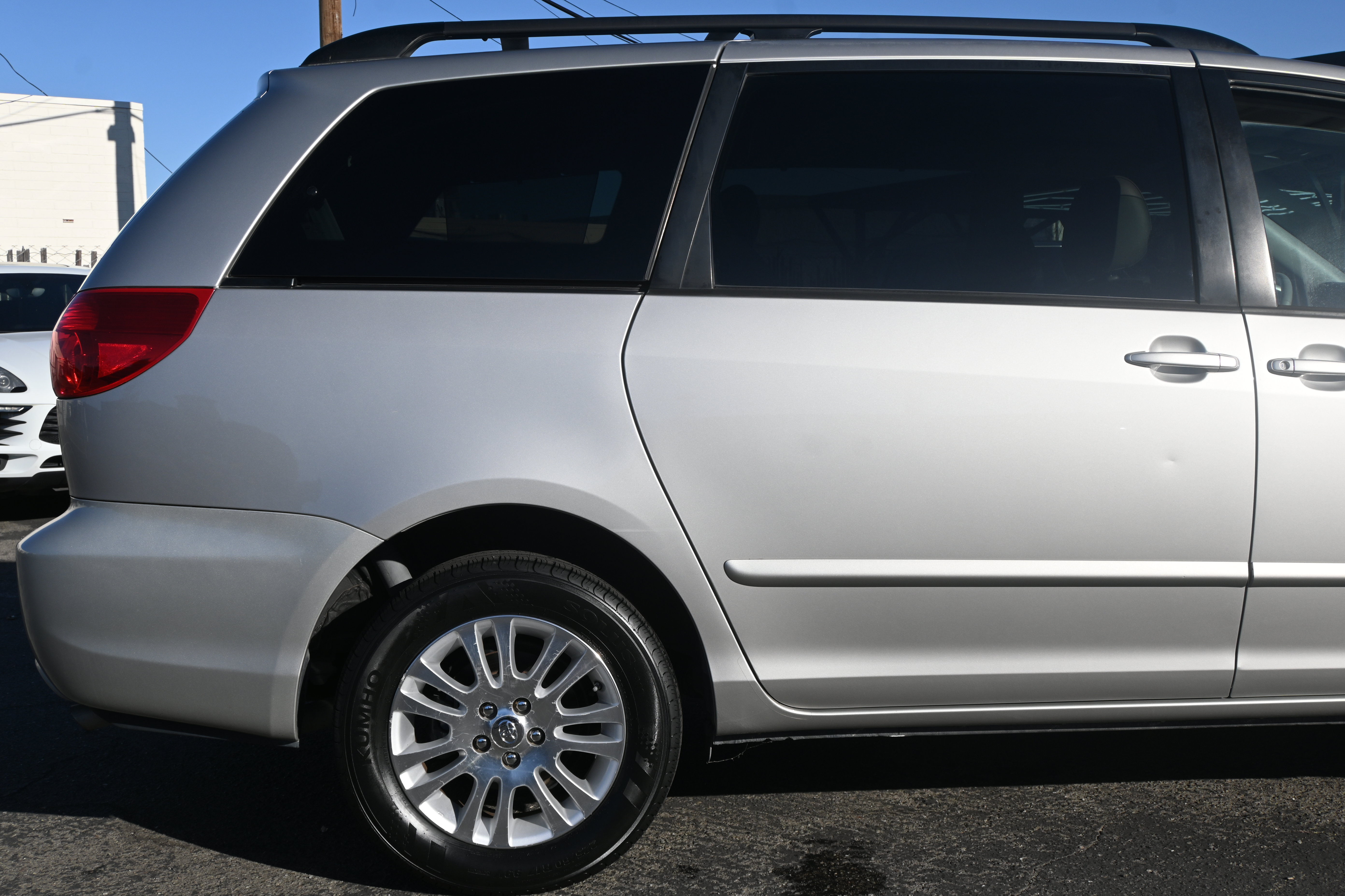 Used 2010 Toyota Sienna AWD image 25