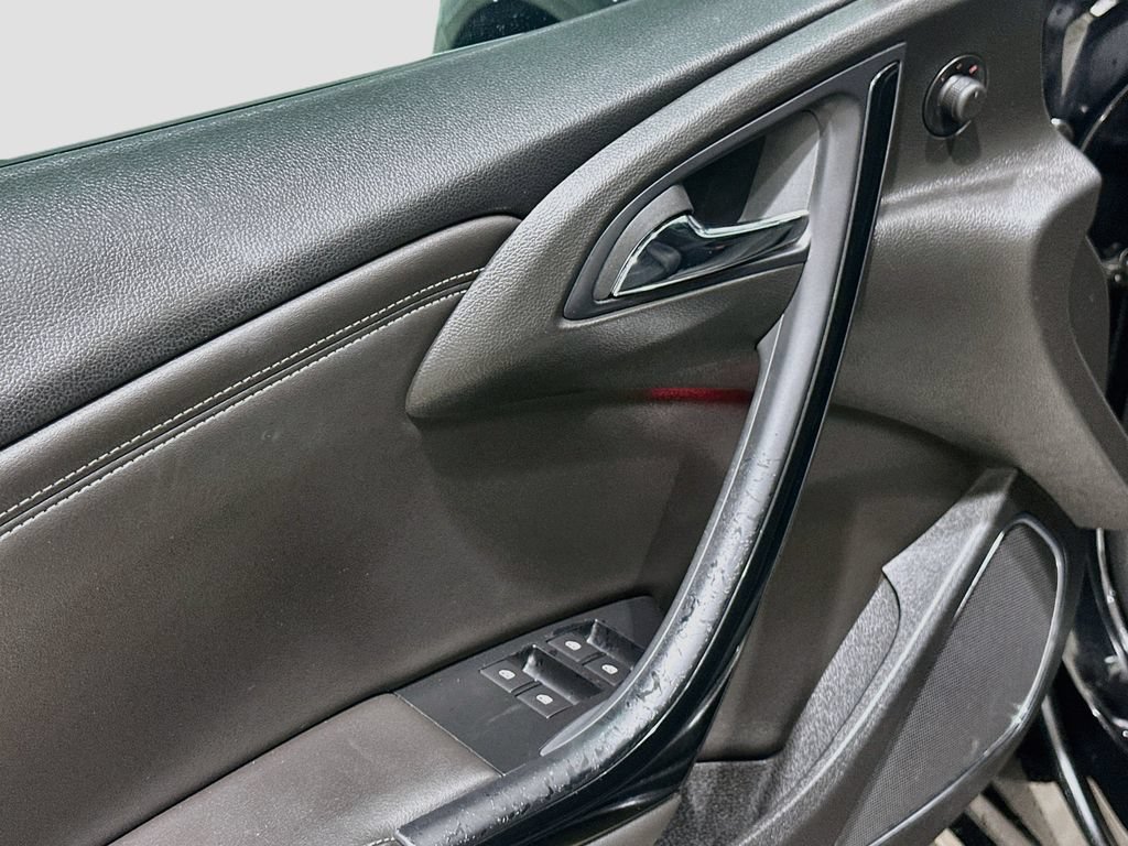 Used 2018 Buick Cascada Premium FWD image 17