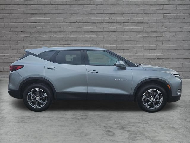Used 2025 Chevrolet Blazer LT FWD image 6