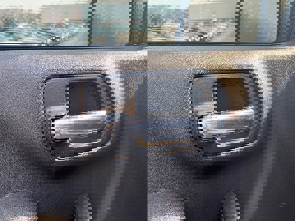 Used 2020 GMC Sierra 1500 2WD Regular Cab image 11