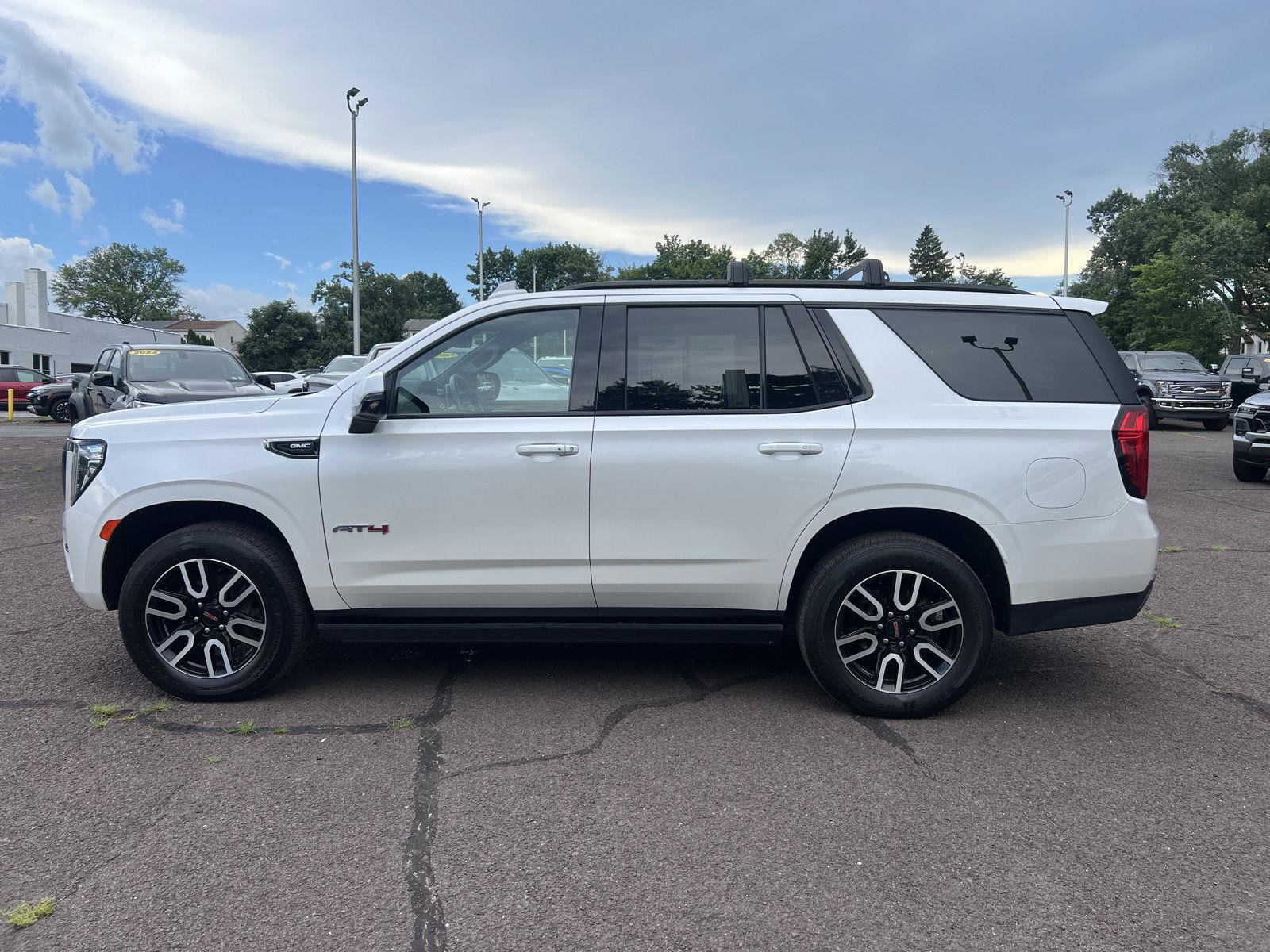 Used 2021 GMC Yukon AT4 w/ AT4 Premium Plus Package AWD/4WD image 4