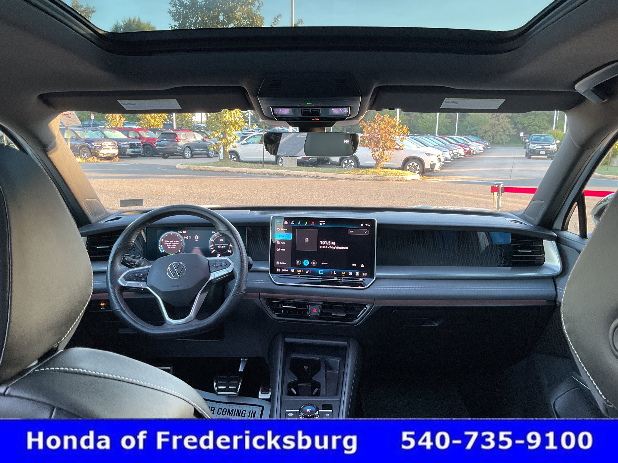Used 2025 Volkswagen Tiguan SE R-Line AWD/4WD image 45