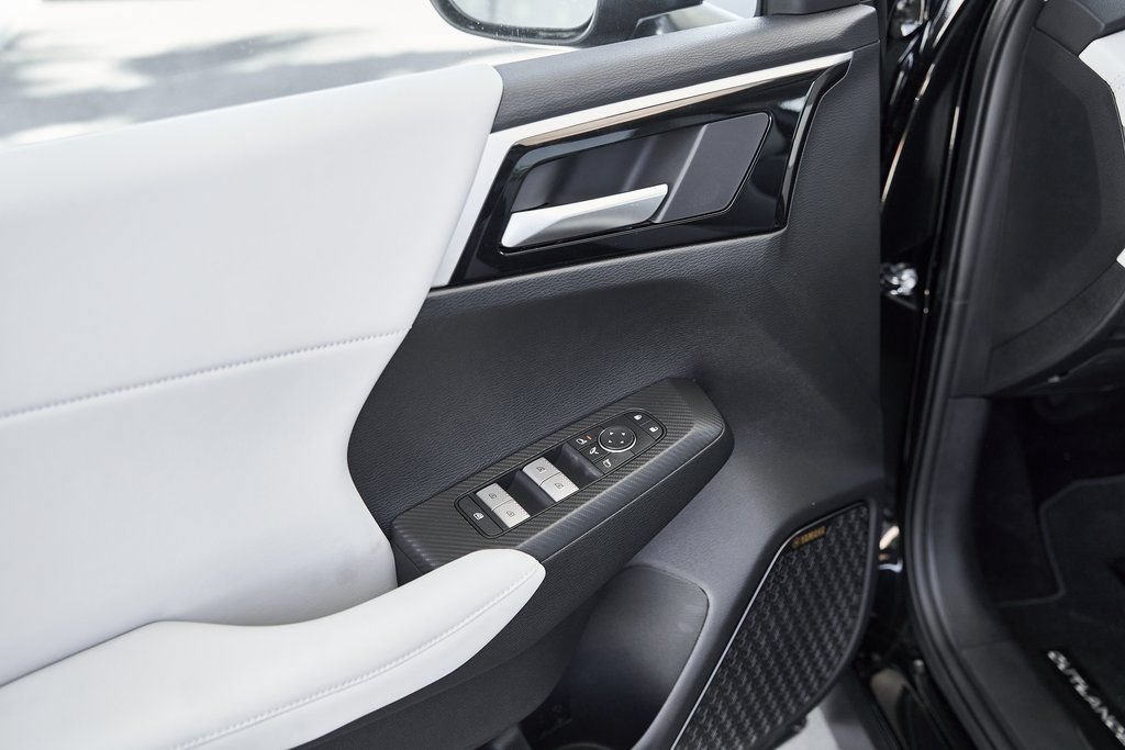 Used 2025 Mitsubishi Outlander SE FWD image 19