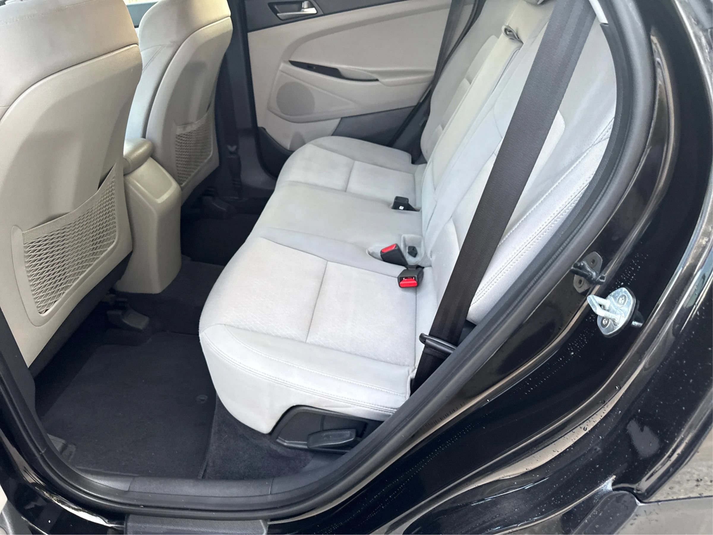Used 2018 Hyundai Tucson SE w/ Cargo Package FWD image 11