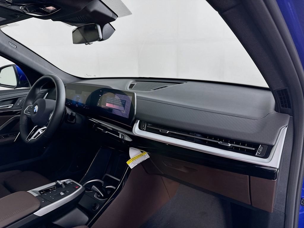 Used 2025 BMW X2 xDrive28i w/ M Sport Package image 35