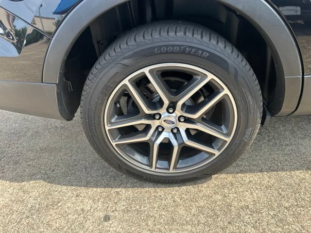 Used 2017 Ford Explorer Sport w/ Equipment Group 401A AWD/4WD image 26