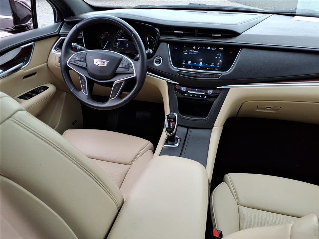 Used 2018 Cadillac XT5 Luxury w/ Driver Awareness Package image 15