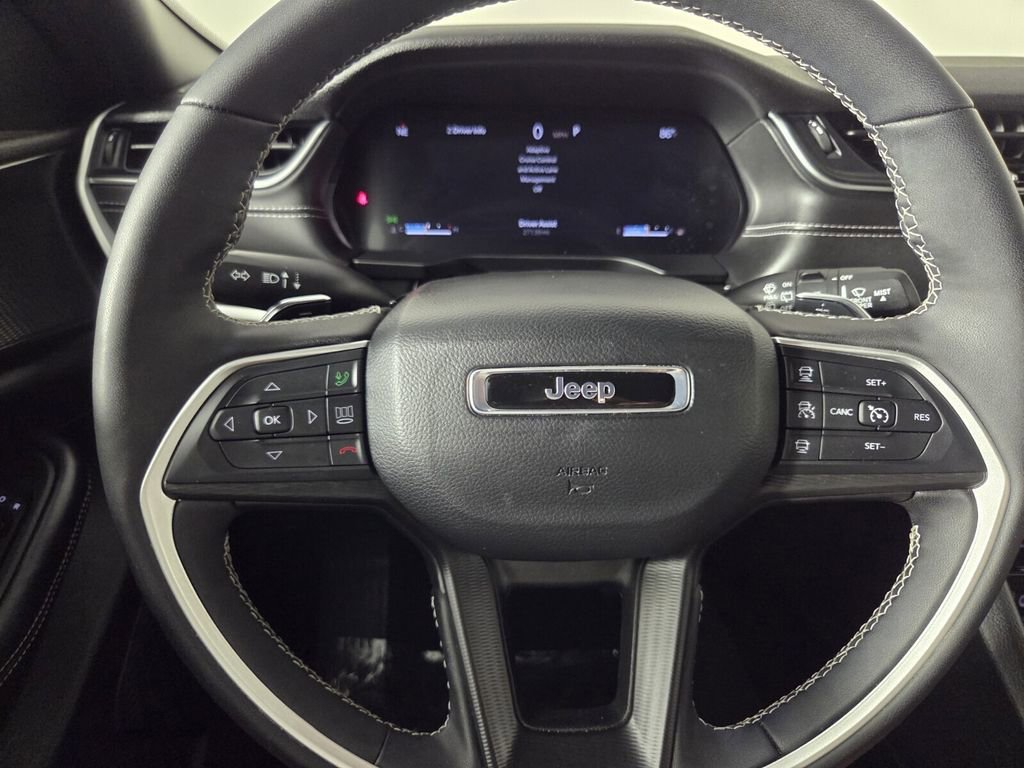 Certified 2025 Jeep Grand Cherokee Altitude image 18