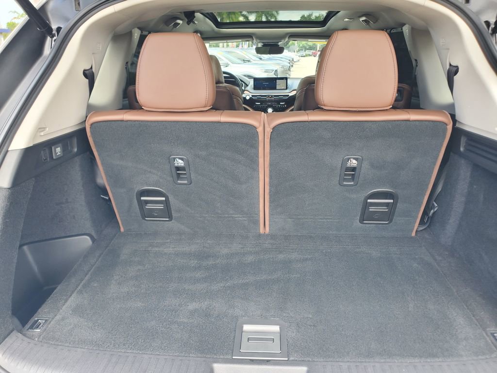 Used 2023 Acura MDX FWD w/ Technology Package image 8