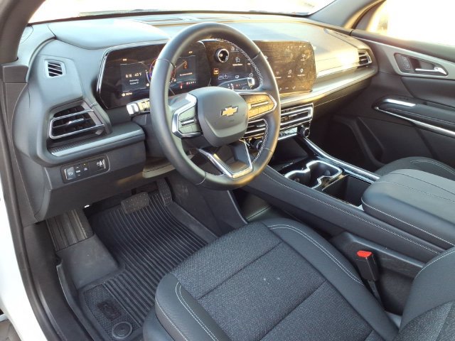 New 2026 Chevrolet Traverse LT w/ LPO, Floor Liner Package FWD image 5
