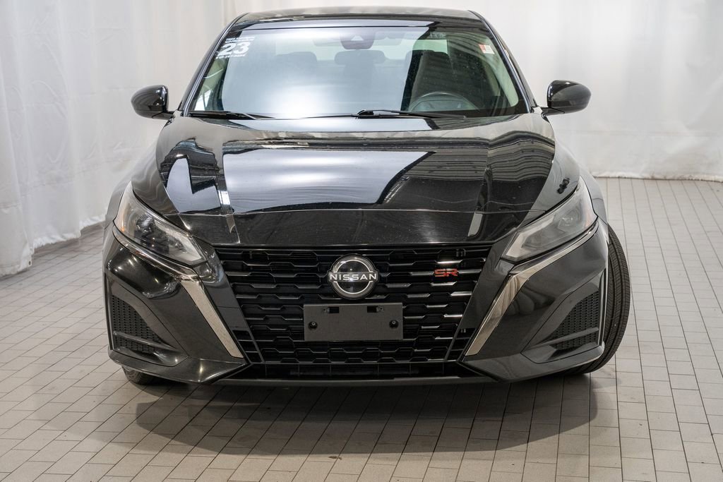 Used 2023 Nissan Altima 2.5 SR image 2