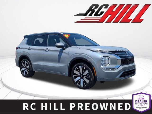 Used 2025 Mitsubishi Outlander SEL image 1