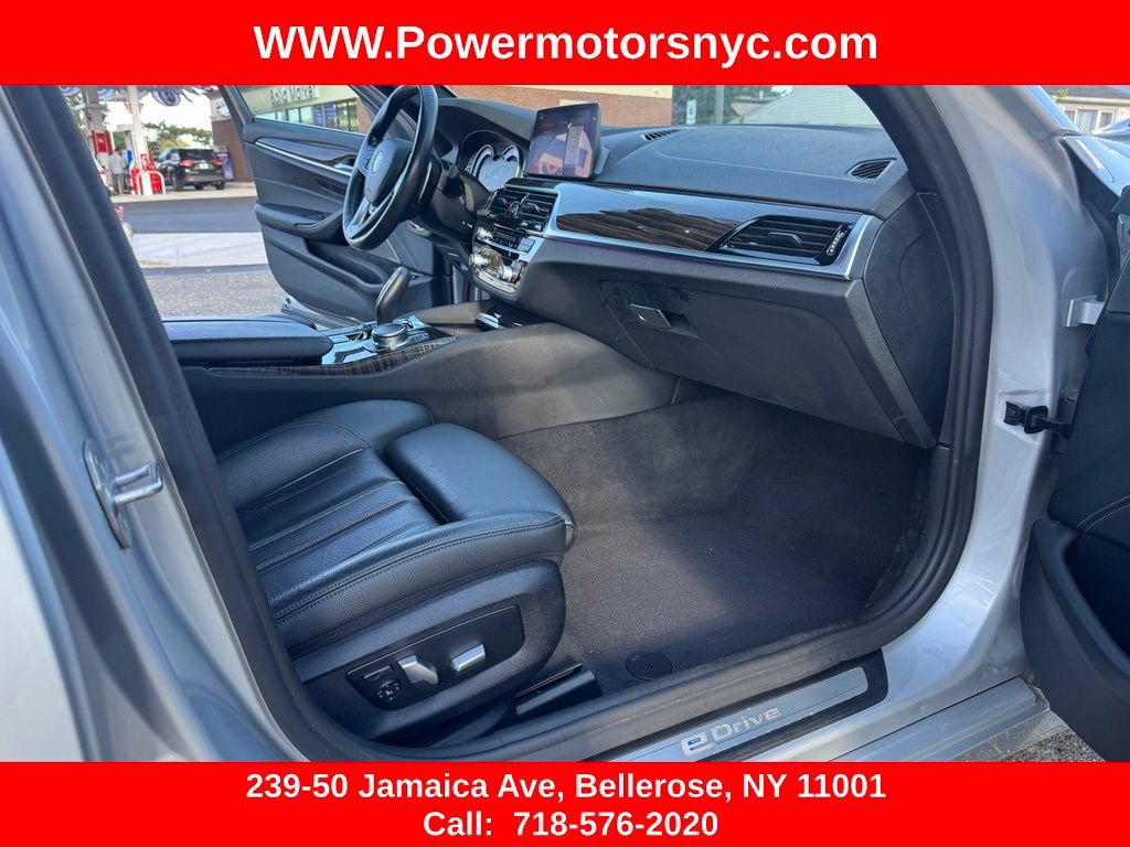 Used 2019 BMW 530e xDrive w/ Premium Package AWD/4WD image 26