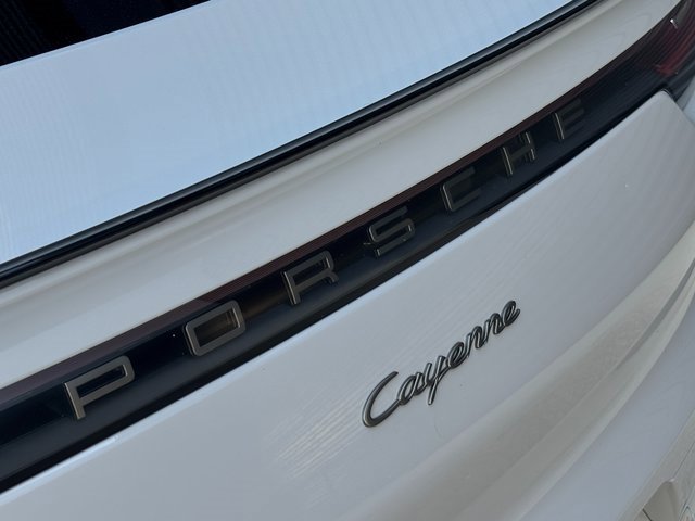 Certified 2022 Porsche Cayenne Platinum Edition image 26