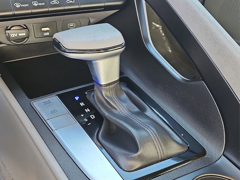 Used 2024 Hyundai Elantra SEL image 25