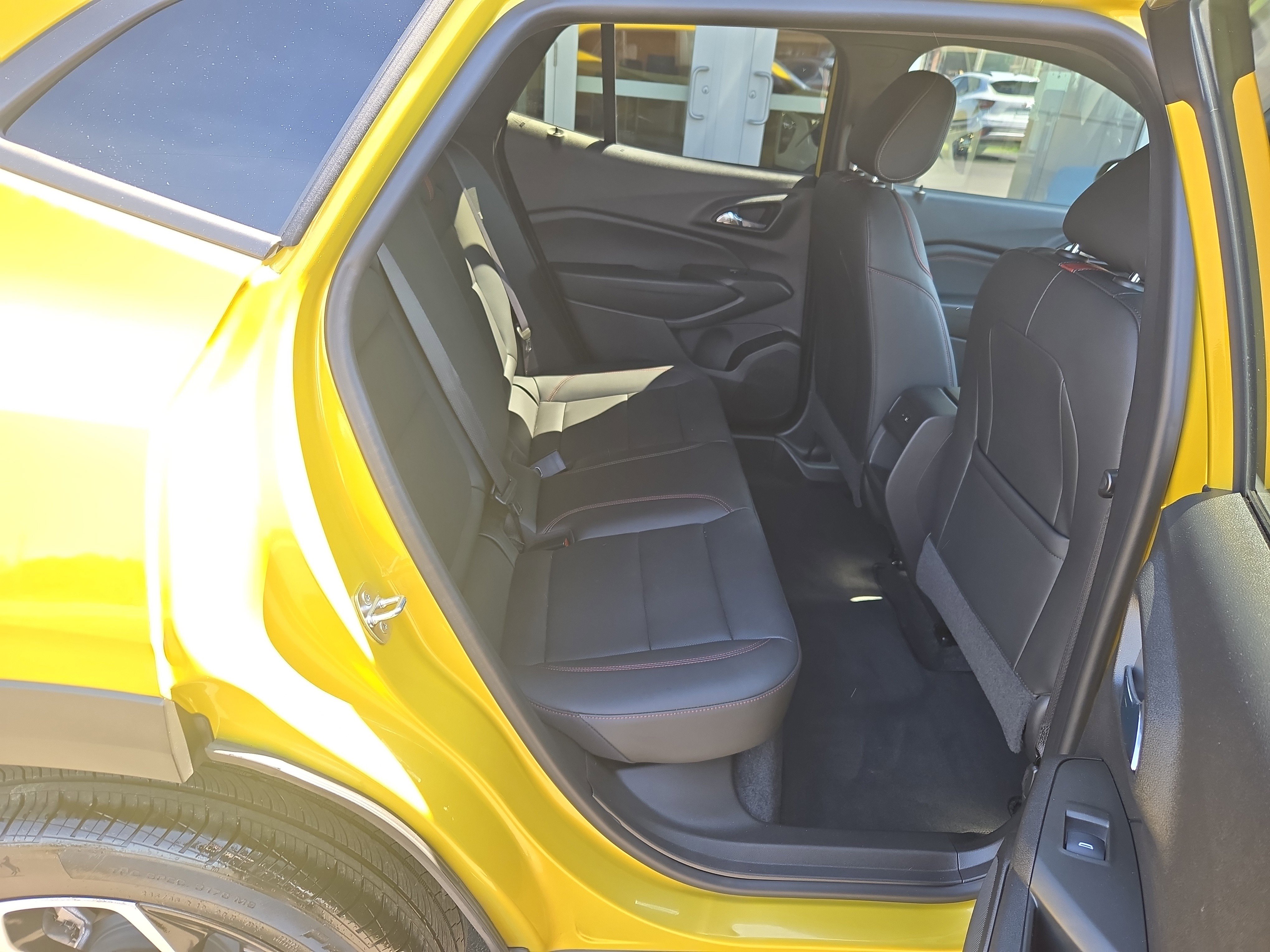 Used 2024 Chevrolet Trax RS w/ Driver Confidence Package FWD image 17