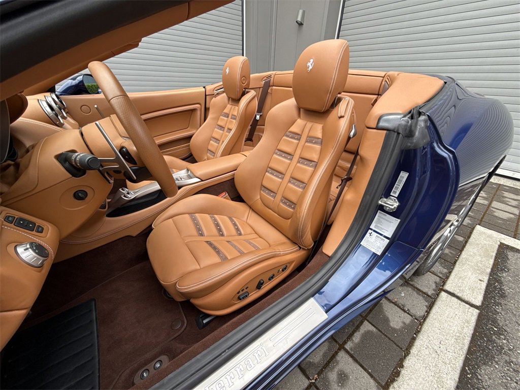 Used 2013 Ferrari California image 11