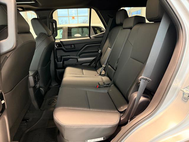 Used 2025 Toyota 4Runner 4WD image 22