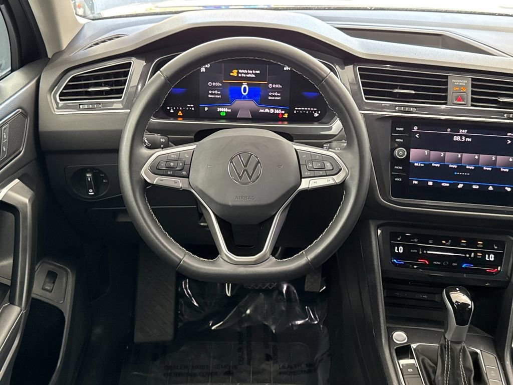 Used 2024 Volkswagen Tiguan SE image 13