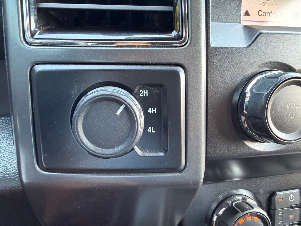 Used 2019 Ford F150 XLT w/ Equipment Group 302A Luxury AWD/4WD image 21