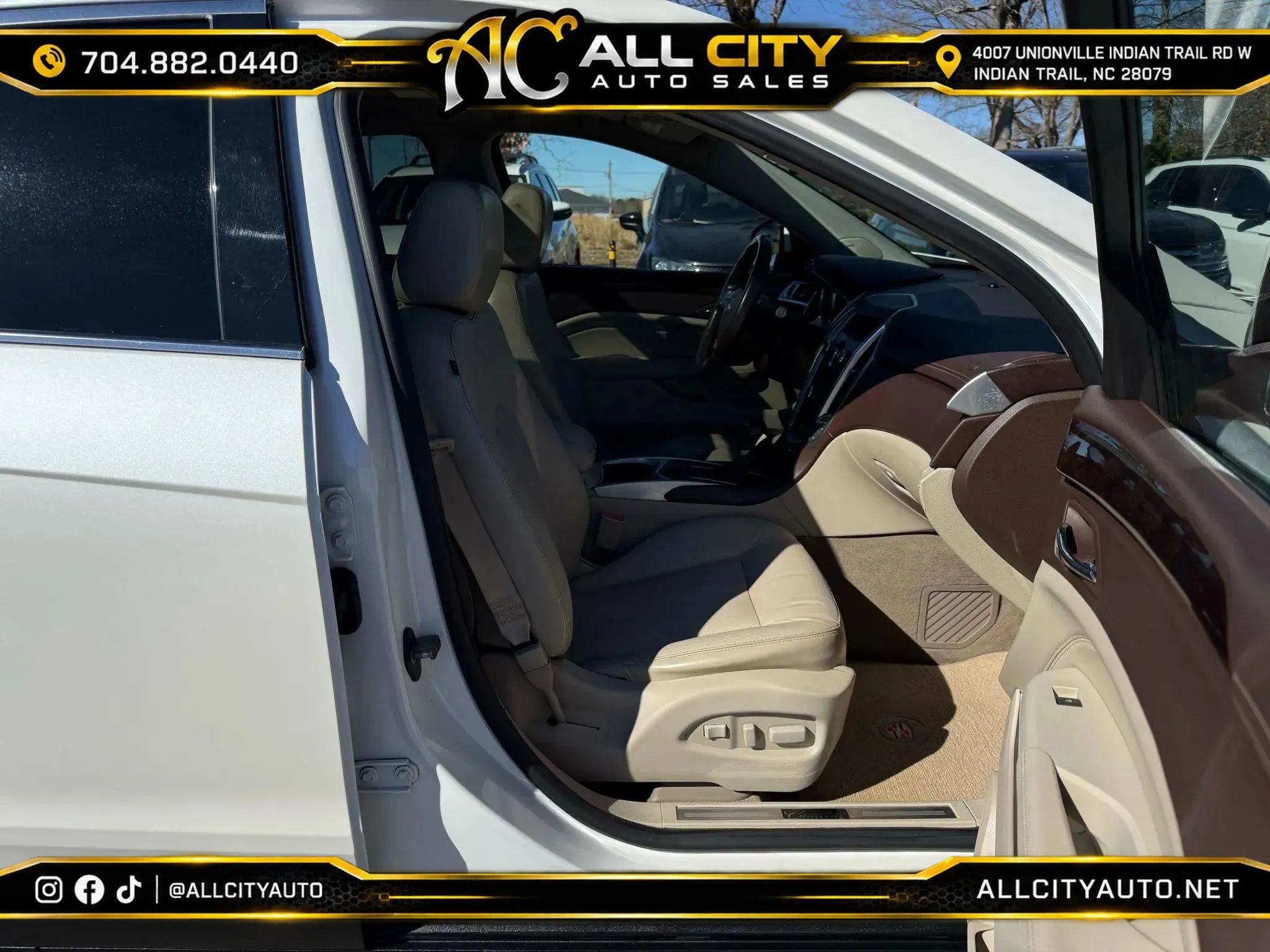 Used 2010 Cadillac SRX Premium FWD image 10