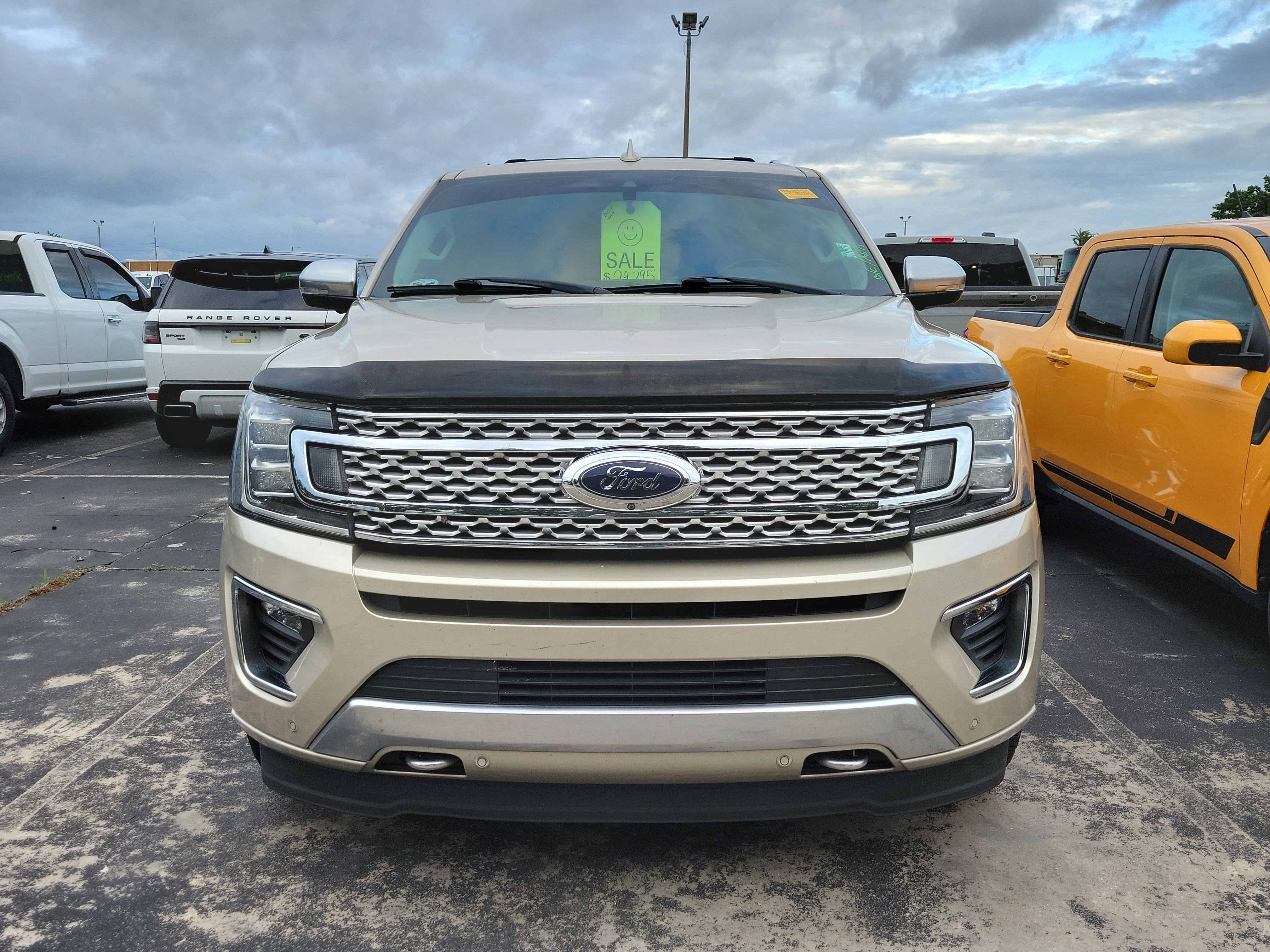 Used 2018 Ford Expedition Max Platinum image 2