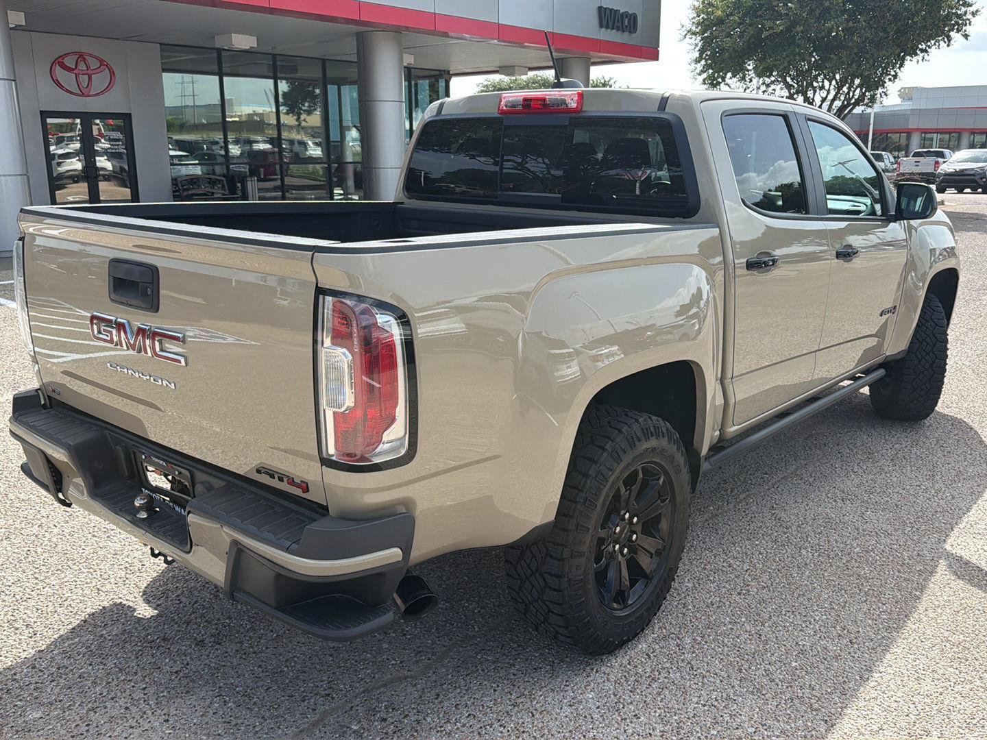 Used 2022 GMC Canyon AT4 AWD/4WD image 3
