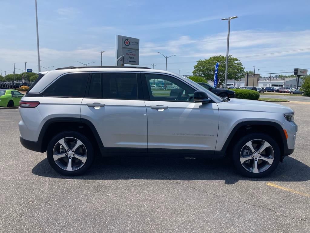 New 2024 Jeep Grand Cherokee Limited 4xe w/ Luxury Tech Group II image 7