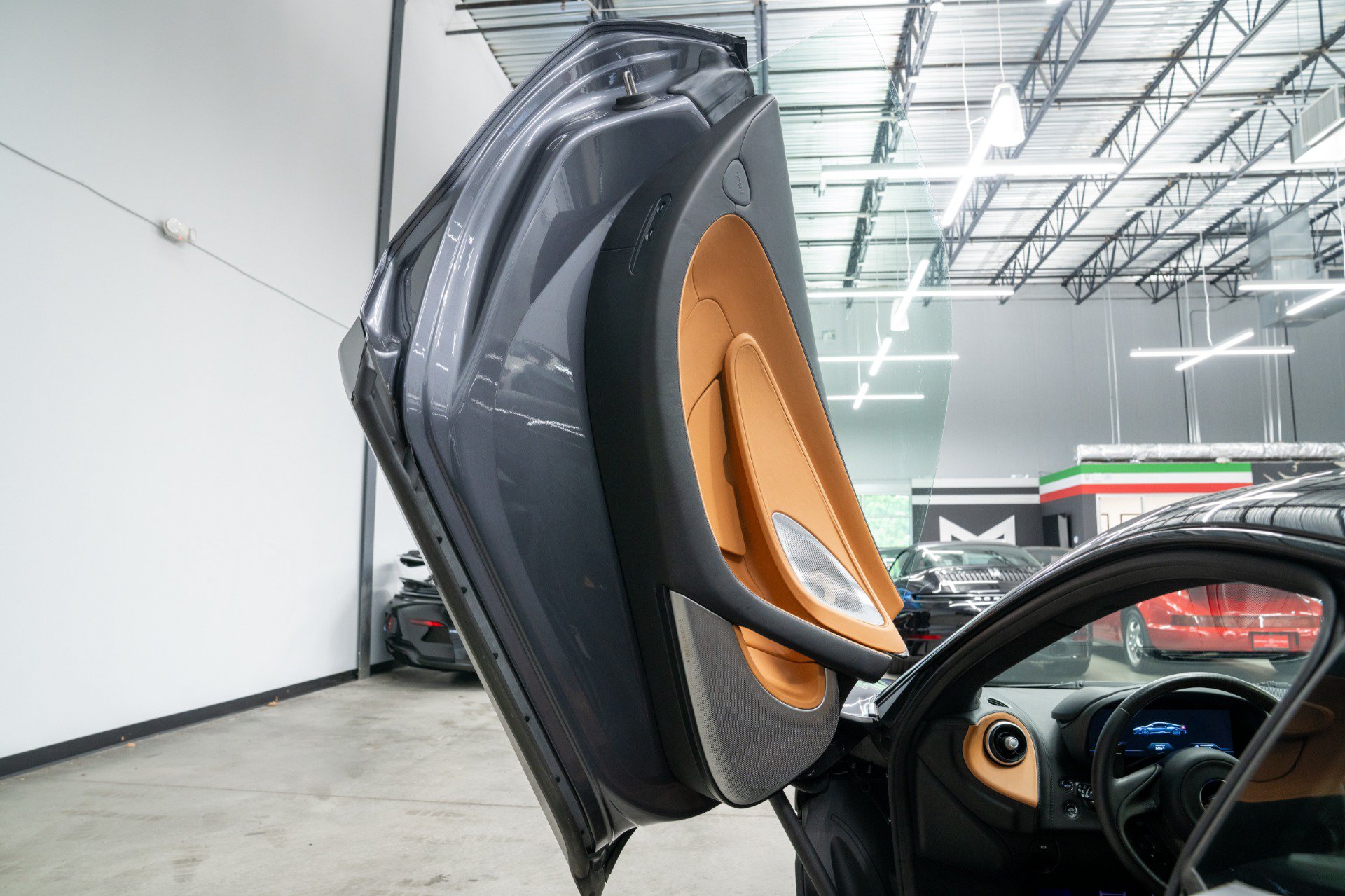Used 2025 McLaren GTS RWD image 30