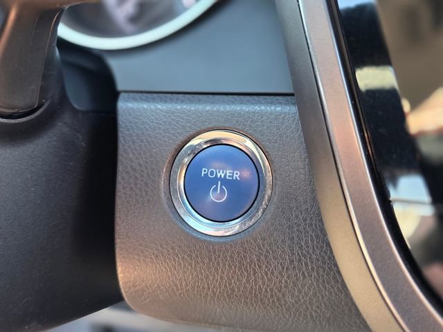 Used 2018 Toyota Camry LE image 30