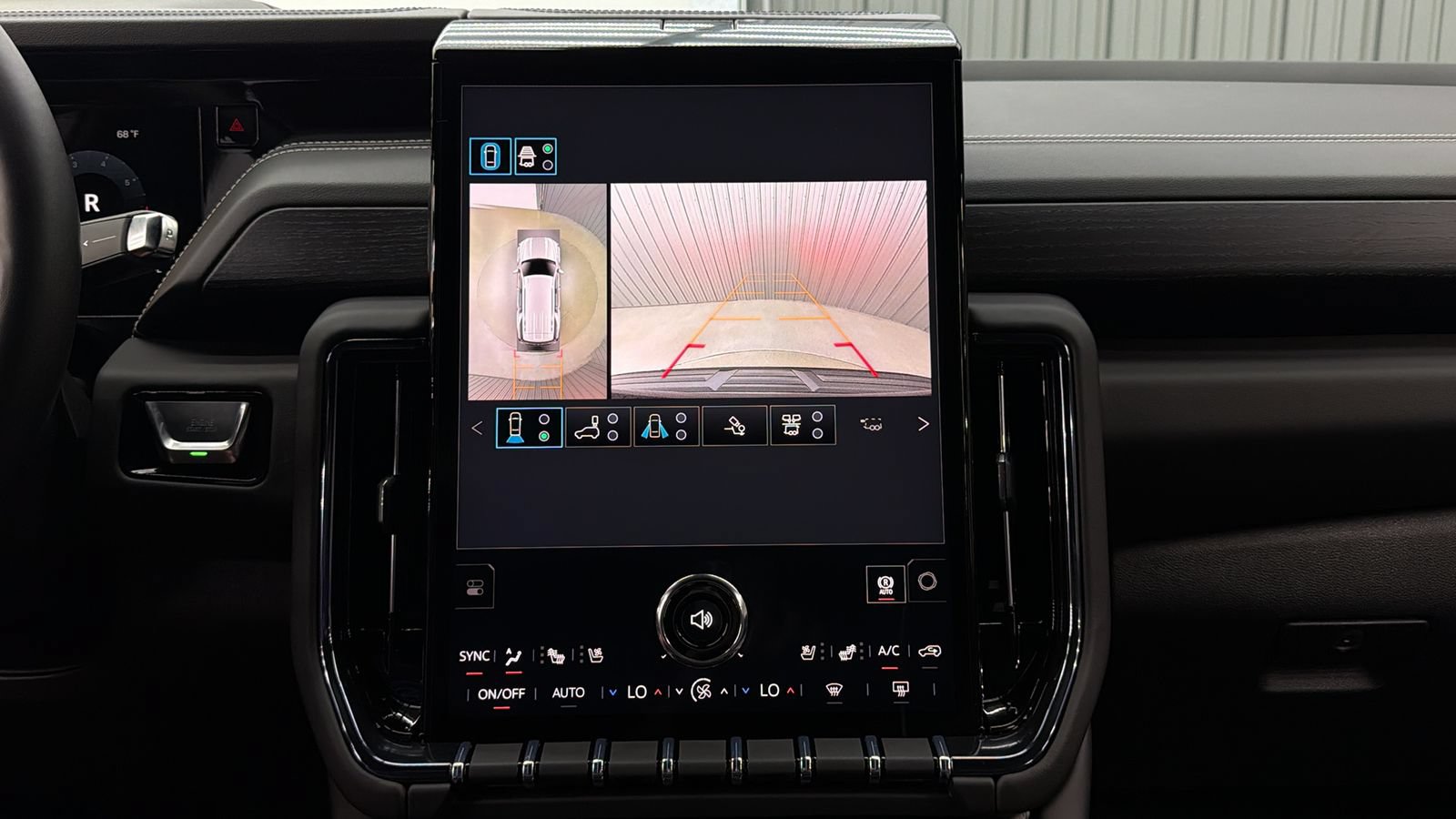 Used 2026 GMC Yukon AT4 Ultimate w/ LPO, Floor Liner Package AWD/4WD image 33