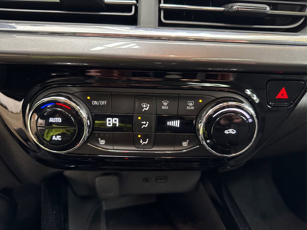 Used 2024 Chevrolet Trax ACTIV w/ Sunroof Package image 29