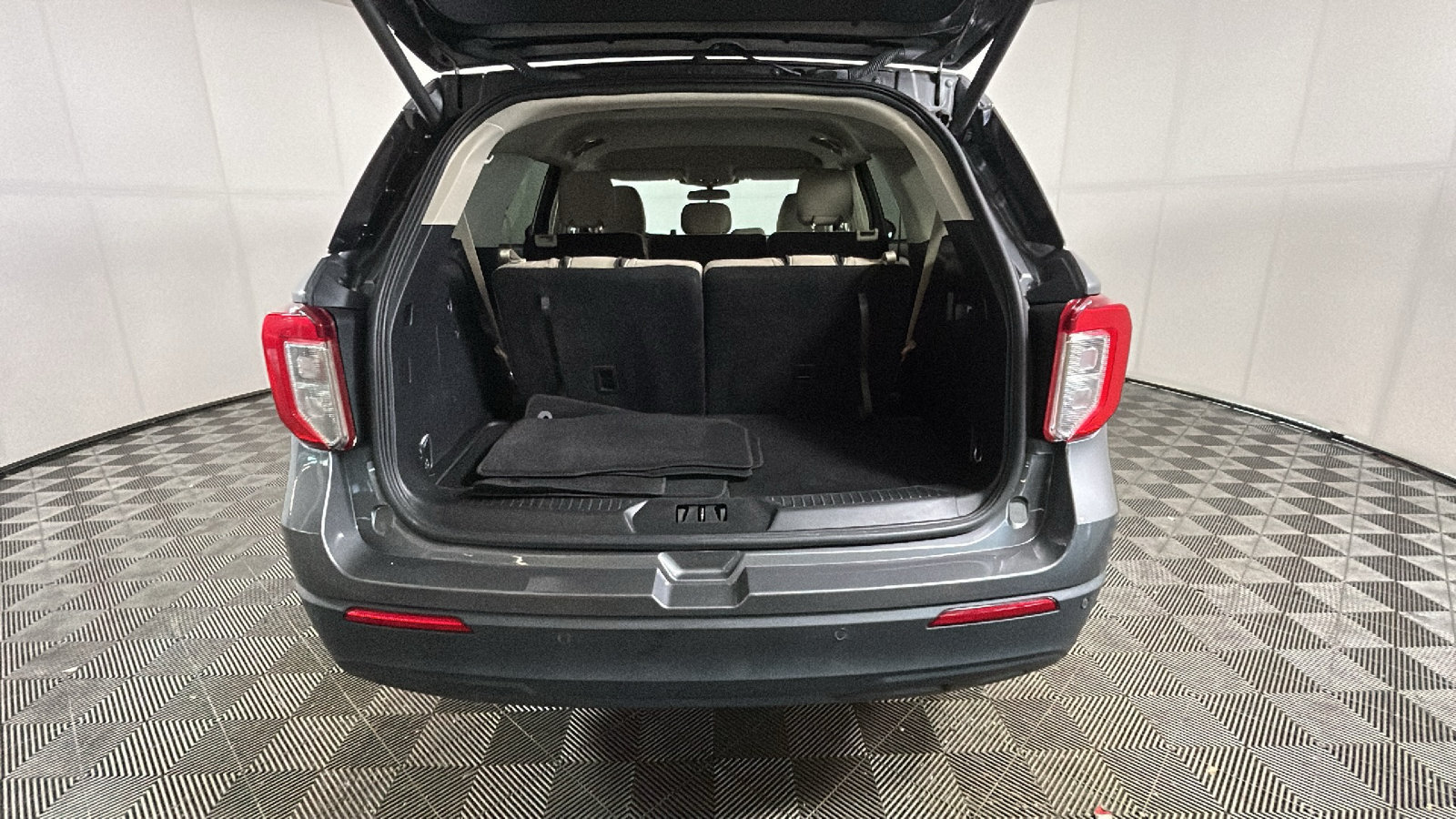 Used 2023 Ford Explorer 4WD image 31