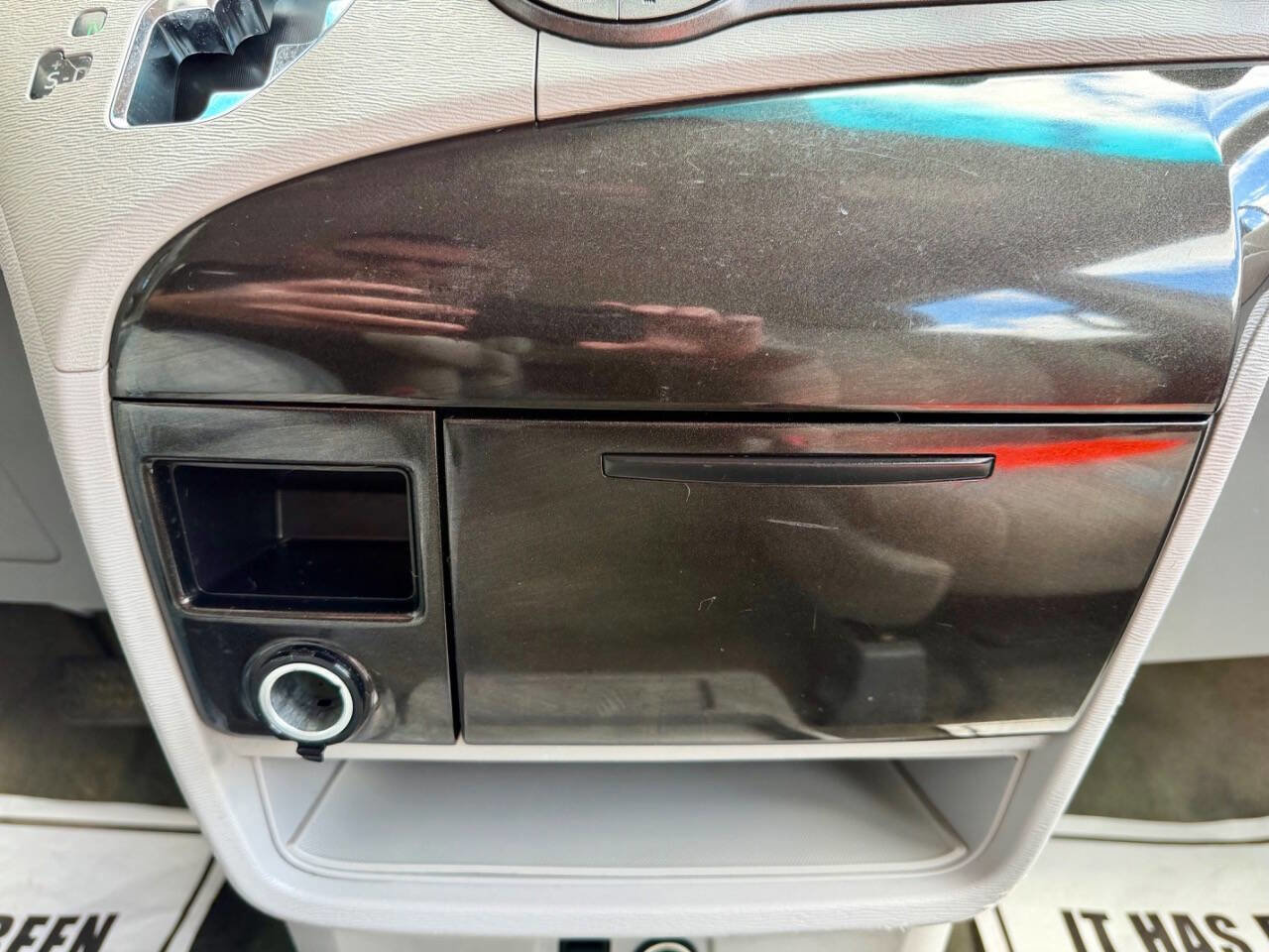 Used 2014 Toyota Sienna L FWD image 42