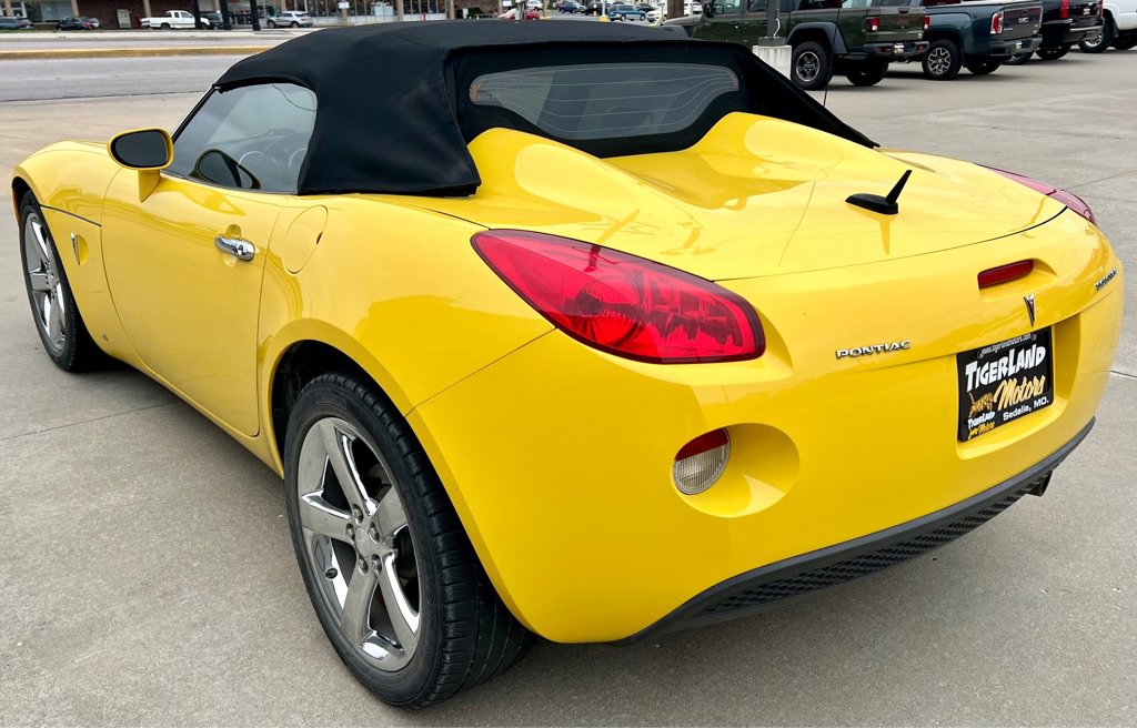 Used 2008 Pontiac Solstice Convertible w/ Premium Package image 5