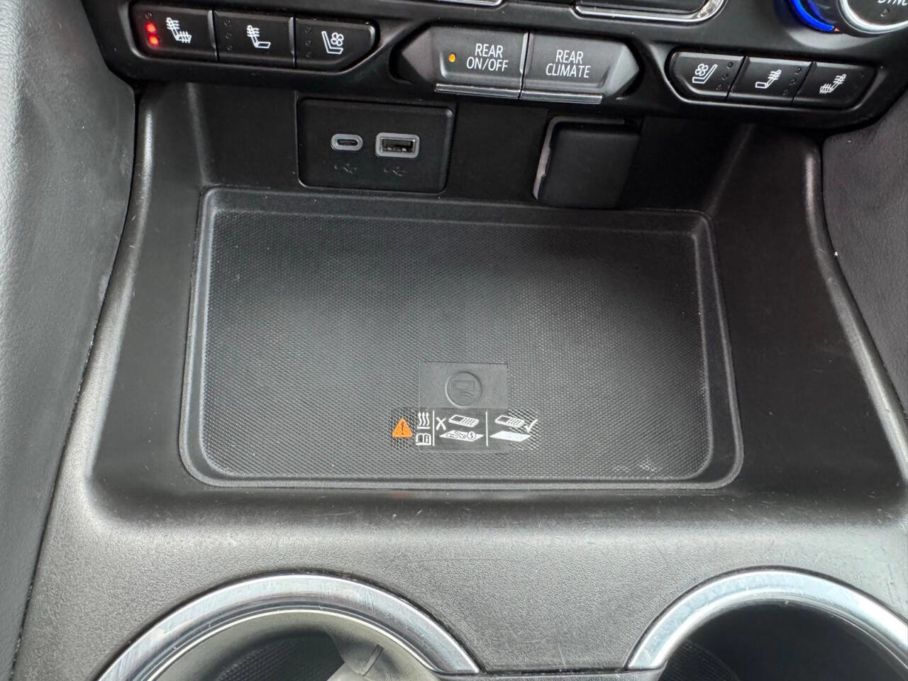 Used 2023 Chevrolet Suburban Premier image 29