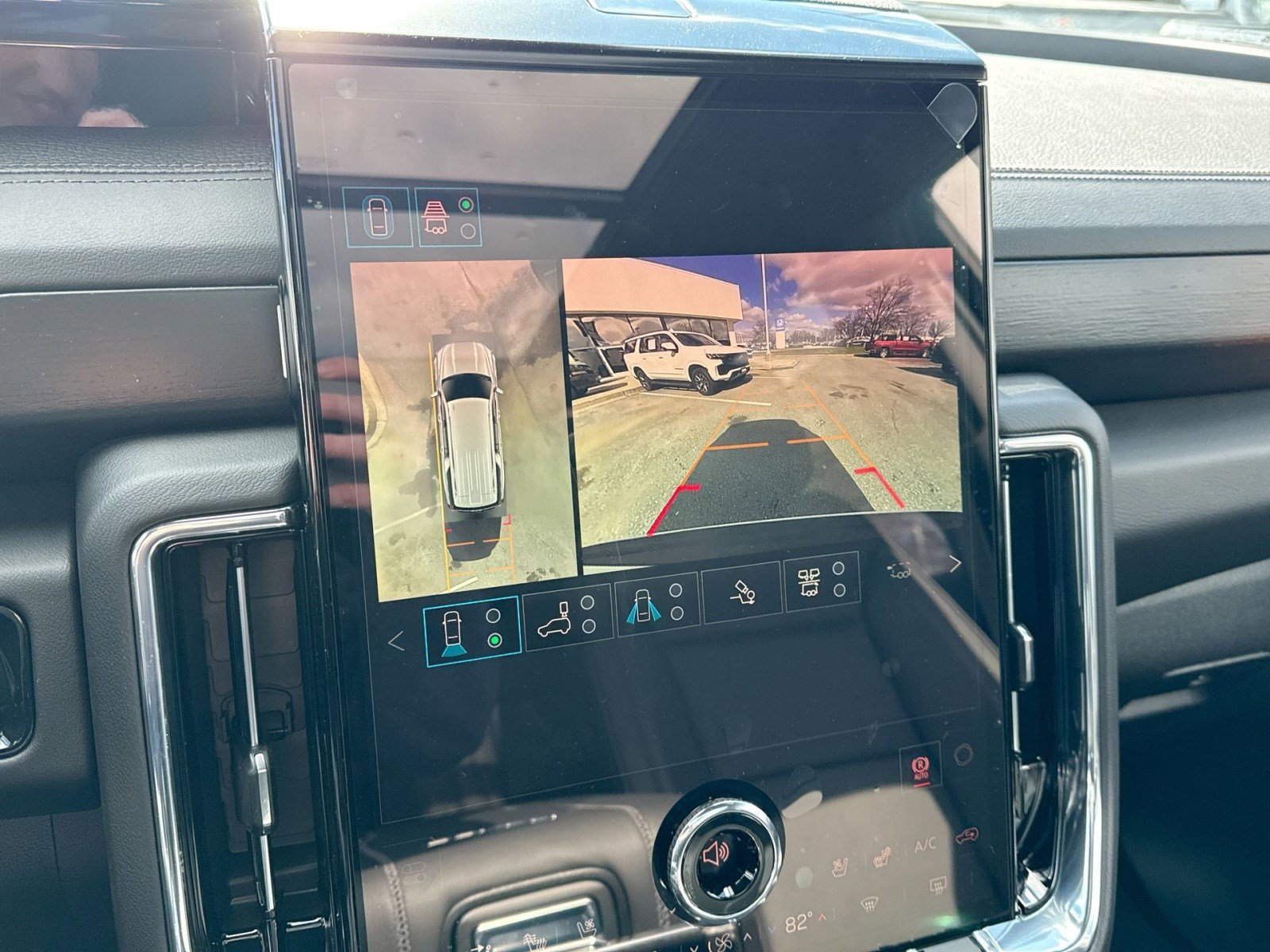 New 2026 GMC Yukon XL Denali w/ Denali Reserve Package image 17